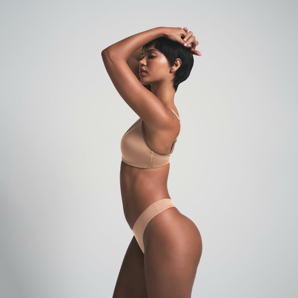 B036 - NWOT - Wireless Form T-SHIRT DEMI BRA - Picture 2 of 3